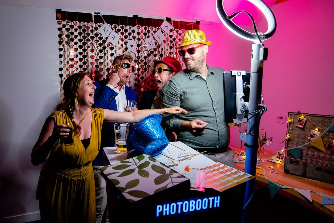 bruiloft bruid trouwen trouwdag bruidegom photobooth